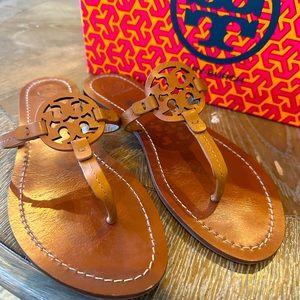 Tory Burch Gabriel Flat Thong (Royal Tan) Size 8.5